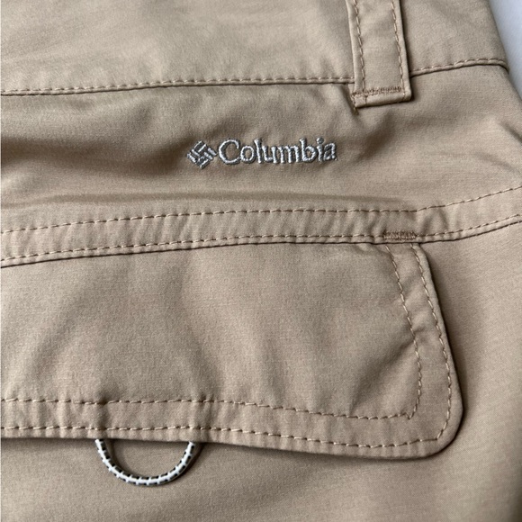 Columbia Omni Shield tan shorts - Picture 3 of 4